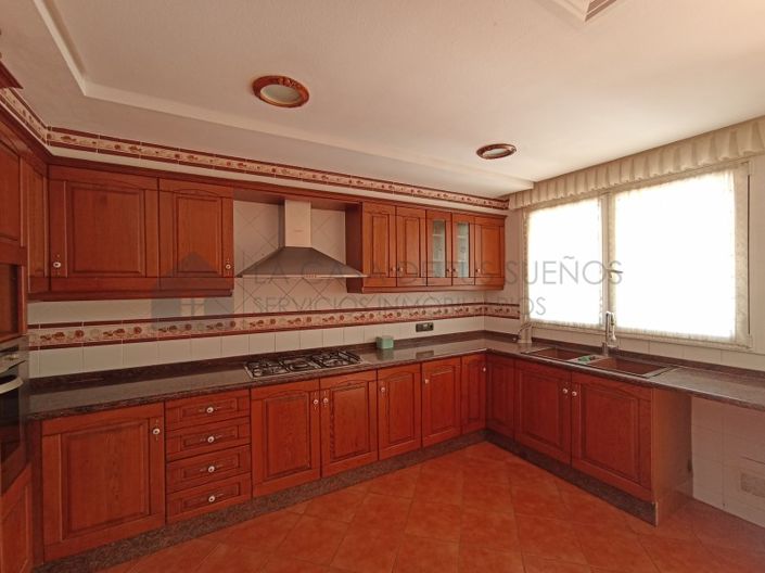 Image No.12-4 Bed Villa for sale