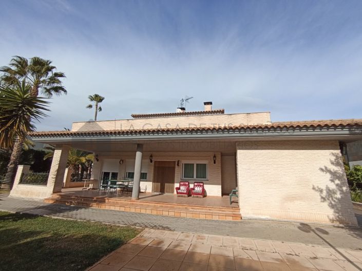 Image No.3-4 Bed Villa for sale