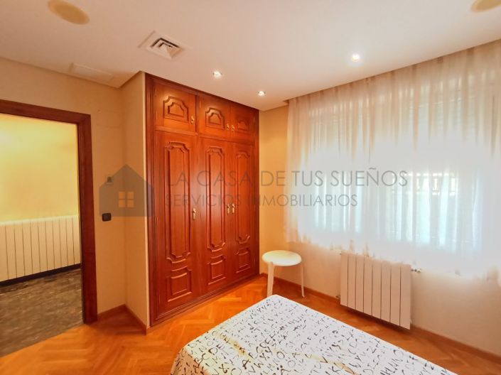 Image No.37-4 Bed Villa for sale