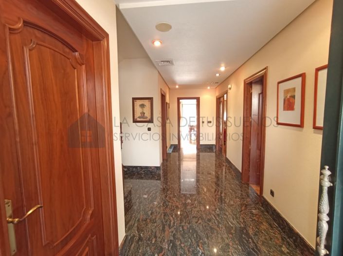 Image No.4-4 Bed Villa for sale