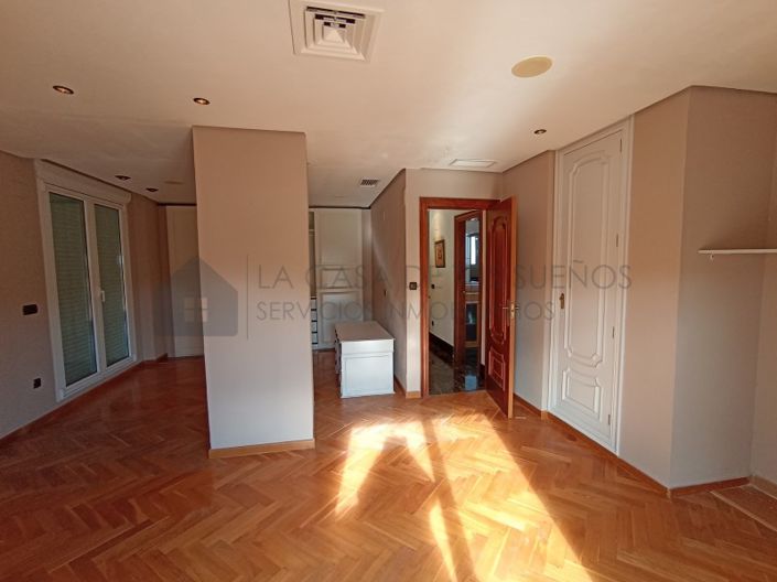 Image No.46-4 Bed Villa for sale