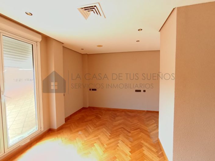 Image No.48-4 Bed Villa for sale