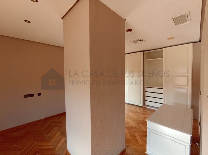 Image No.49-4 Bed Villa for sale