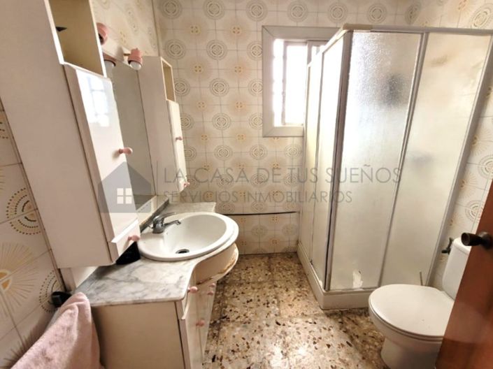 Image No.11-4 Bed Country House for sale