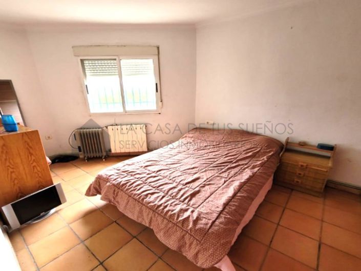 Image No.12-4 Bed Country House for sale