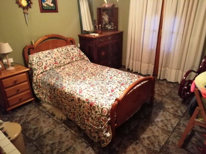 Image No.15-6 Bed Townhouse for sale