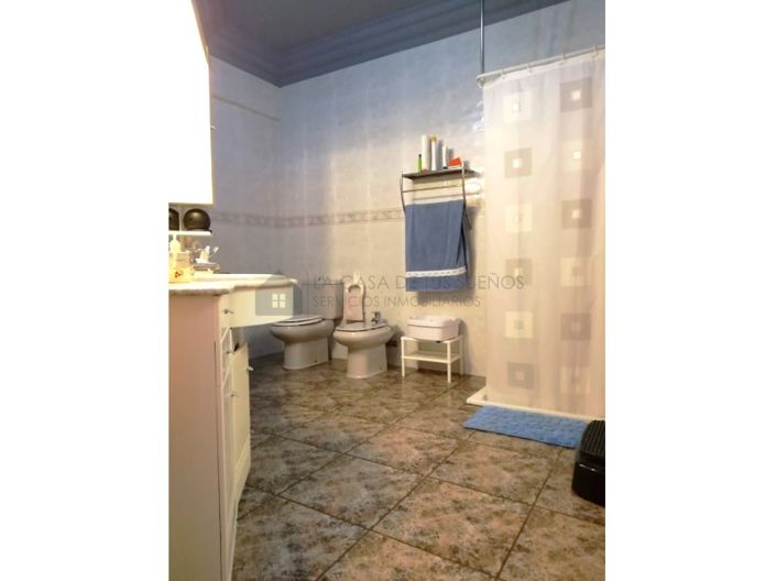 Image No.16-6 Bed Townhouse for sale