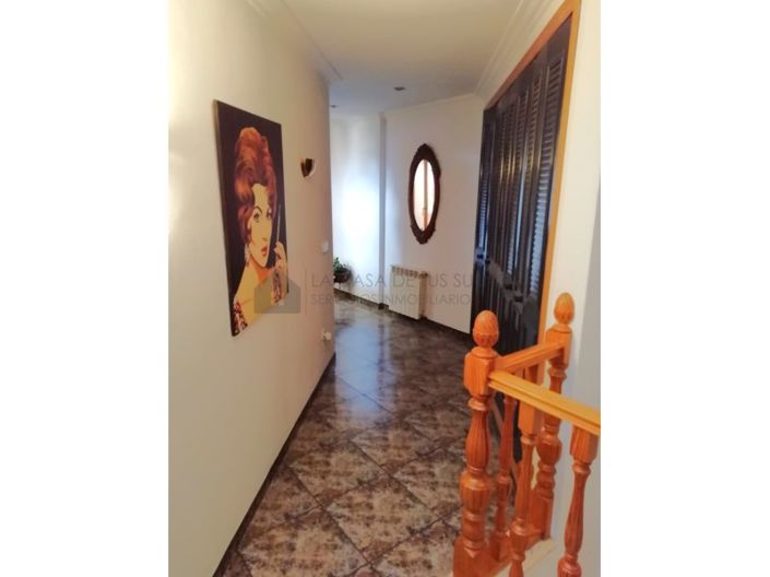 Image No.20-6 Bed Townhouse for sale