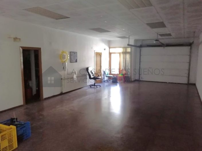 Image No.28-6 Bed Townhouse for sale