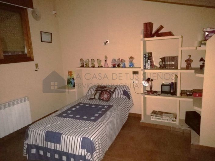 Image No.8-6 Bed Townhouse for sale