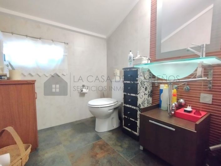 Image No.25-3 Bed Apartment for sale