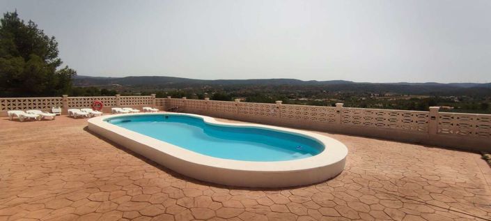 Image No.3-9 Bed Commercial for sale