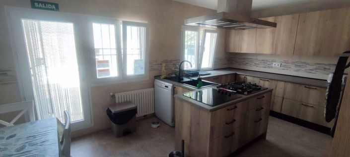 Image No.43-9 Bed Commercial for sale