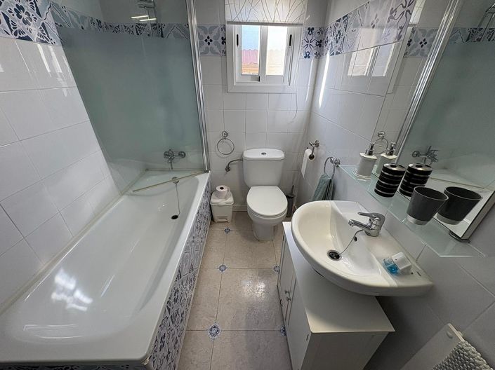 Image No.18-3 Bed Townhouse for sale