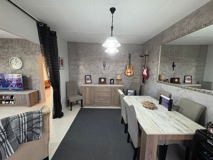 Image No.8-3 Bed Townhouse for sale