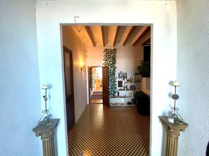 Image No.12-7 Bed Townhouse for sale