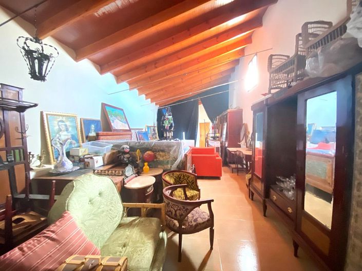 Image No.31-7 Bed Townhouse for sale