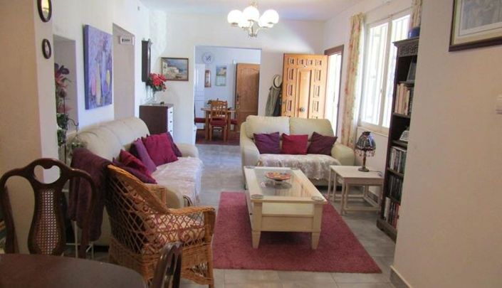 Image No.15-3 Bed House for sale