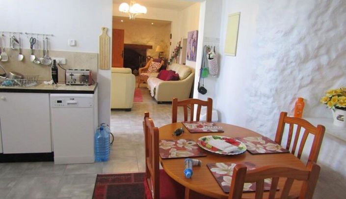 Image No.20-3 Bed House for sale