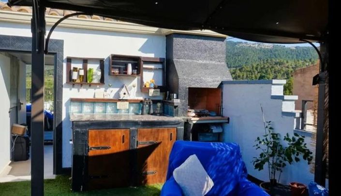 Image No.4-3 Bed Townhouse for sale