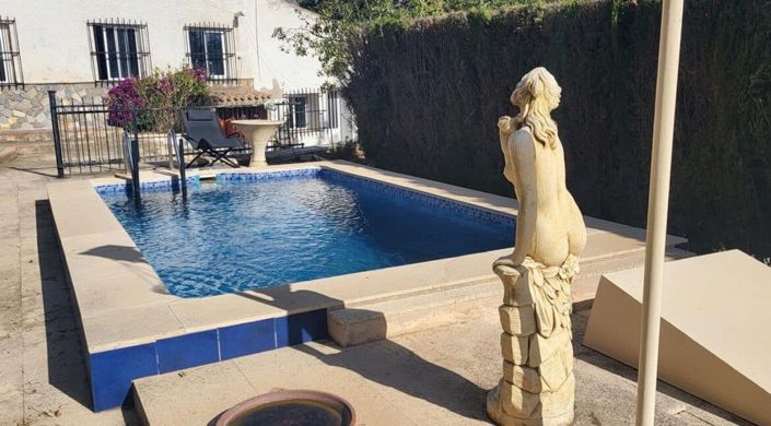 Image No.11-4 Bed Country House for sale