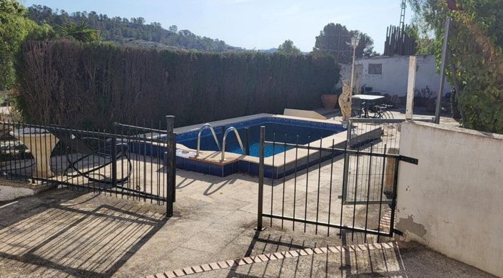 Image No.2-4 Bed Country House for sale