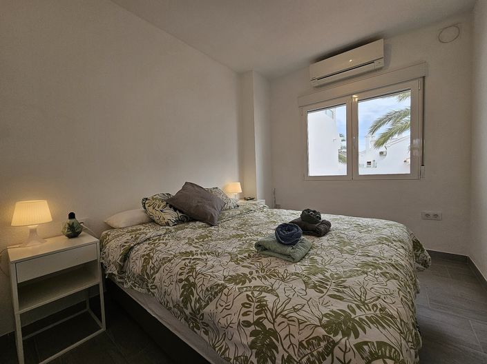 Image No.21-3 Bed Townhouse for sale