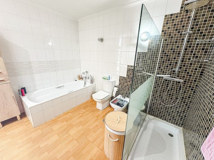 Image No.28-5 Bed Villa for sale