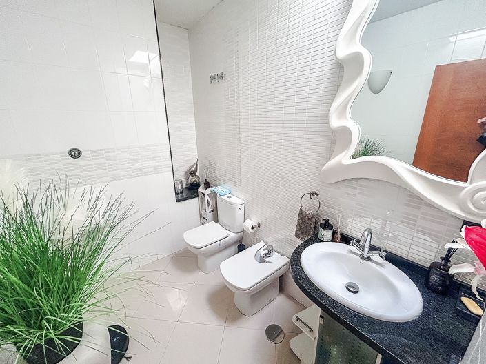 Image No.35-5 Bed Villa for sale