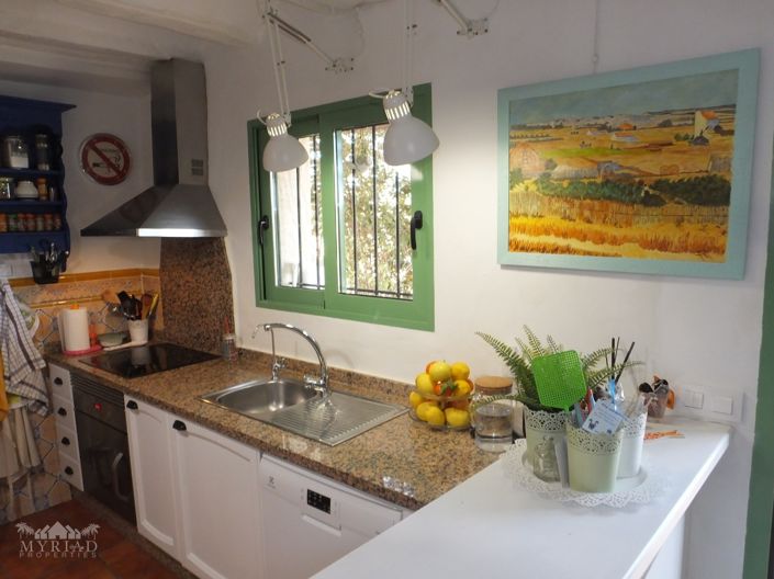 Image No.9-3 Bed Country House for sale