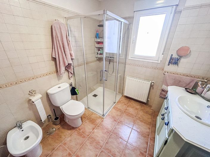 Image No.18-4 Bed Villa for sale