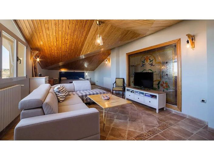 Image No.15-6 Bed Villa for sale