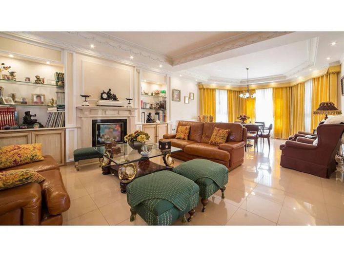 Image No.8-6 Bed Villa for sale