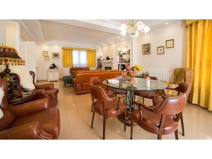 Image No.9-6 Bed Villa for sale