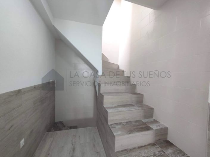 Image No.17-2 Bed Townhouse for sale