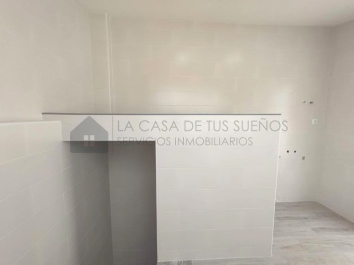 Image No.18-2 Bed Townhouse for sale