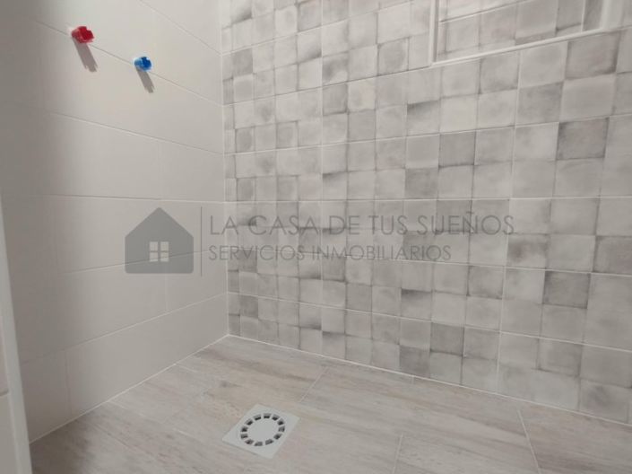 Image No.8-2 Bed Townhouse for sale