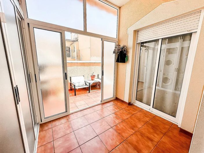 Image No.21-3 Bed Townhouse for sale