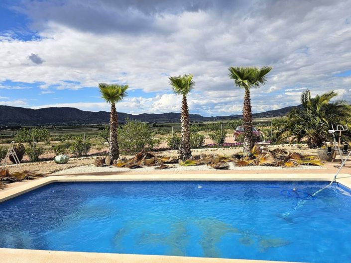 Image No.2-4 Bed Villa for sale