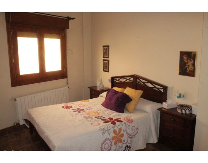 Image No.25-4 Bed Townhouse for sale