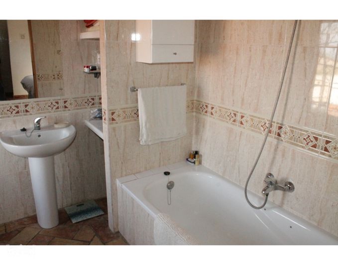 Image No.43-5 Bed Country House for sale