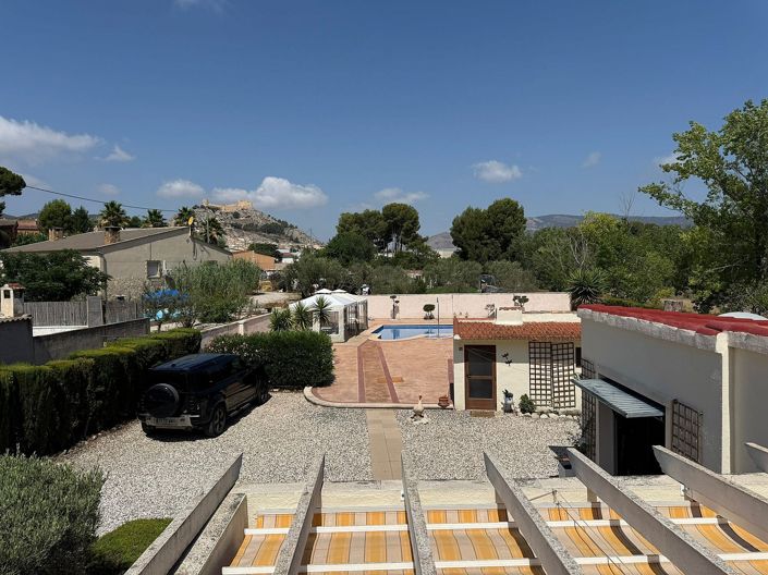 Image No.10-5 Bed Country House for sale