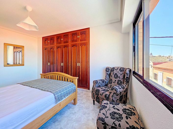 Image No.21-3 Bed Townhouse for sale