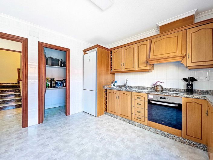 Image No.10-3 Bed Townhouse for sale