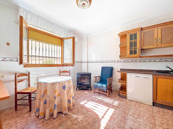 Image No.15-3 Bed Townhouse for sale