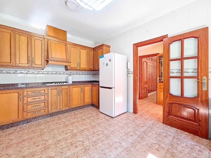 Image No.17-3 Bed Townhouse for sale