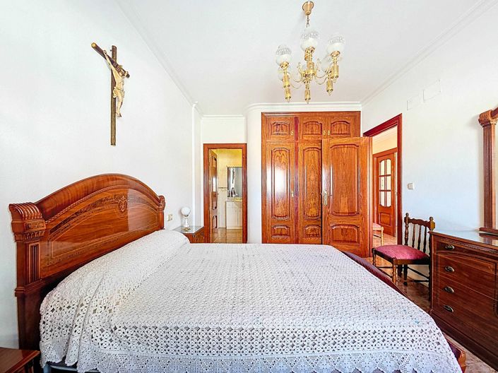 Image No.21-3 Bed Townhouse for sale