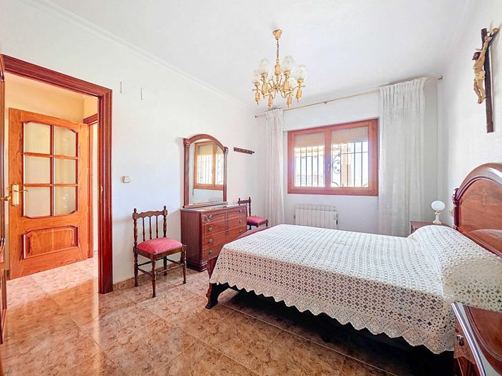 Image No.22-3 Bed Townhouse for sale