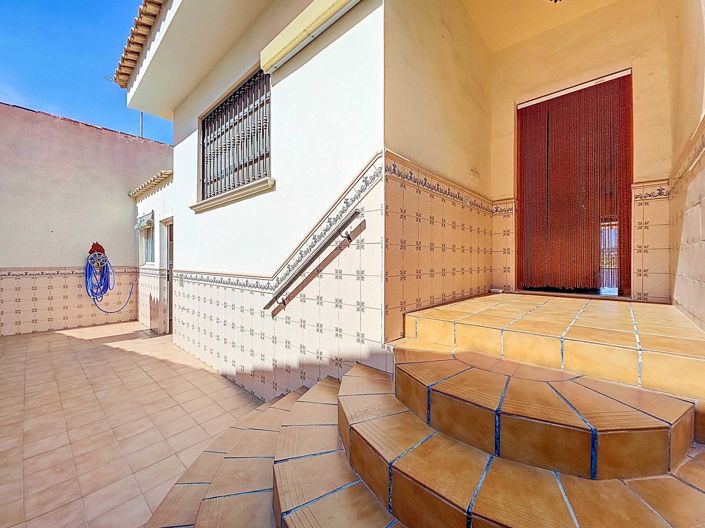 Image No.33-3 Bed Townhouse for sale