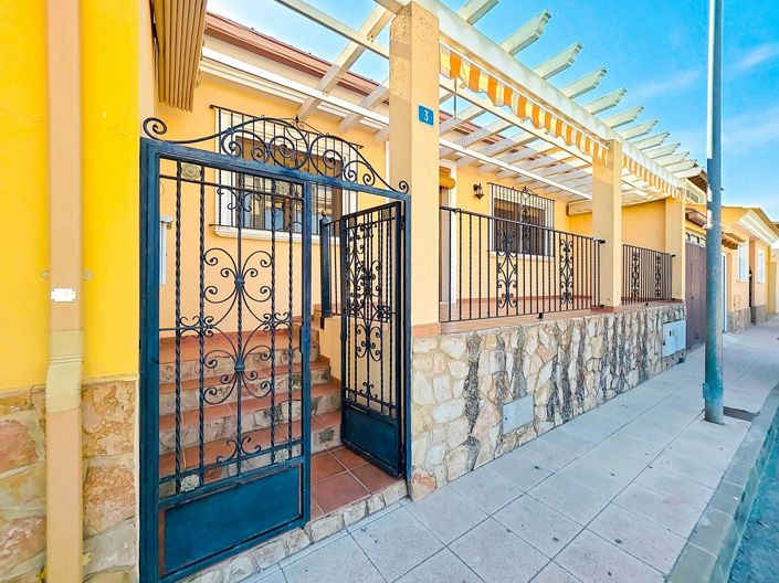 Image No.35-3 Bed Townhouse for sale